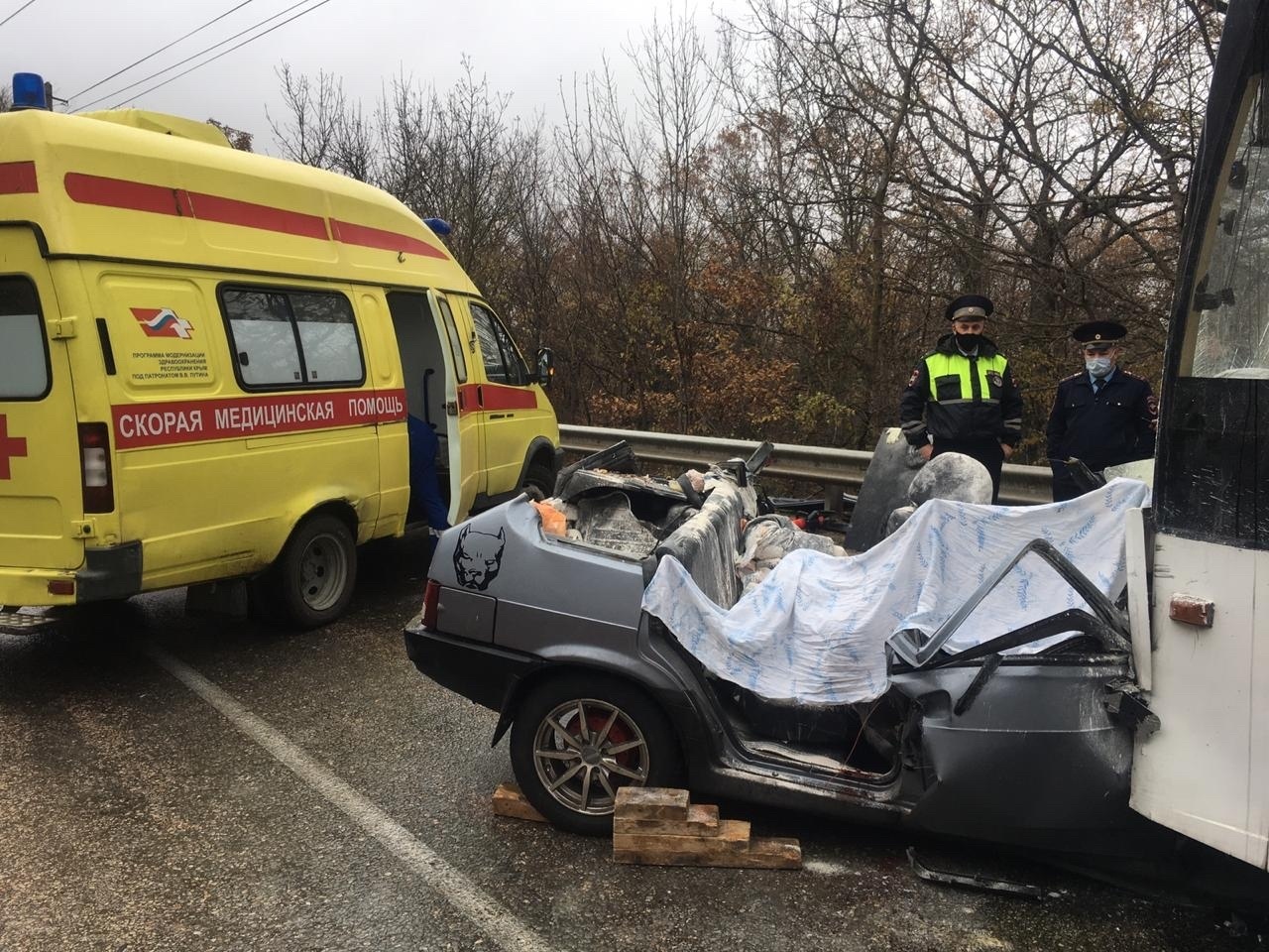 ДТП на Ангарском перевале в Крыму: В аварии с троллейбусом погибли четыре  человека - KP.RU