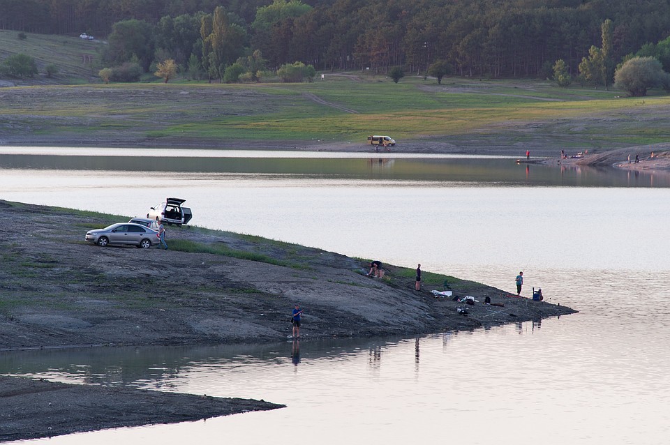 Водохранилище сегодня. Симферопольское водохранилище наполняется. Симферопольское водохранилище после дождей. Аксенов водохранилище. Дожди в Крыму наполнили водохранилища.